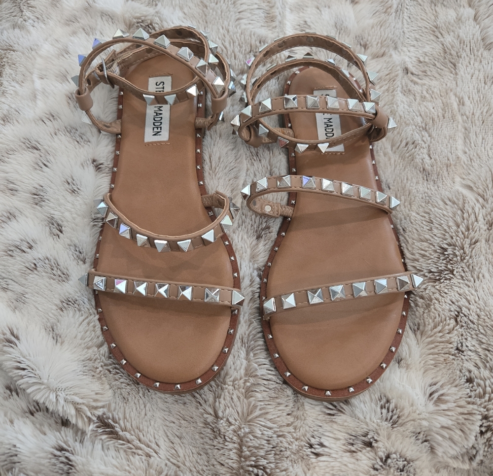 Steve Madden Size 6--- Beige Gladiator  Pyramid-Stud Strappy Sandals